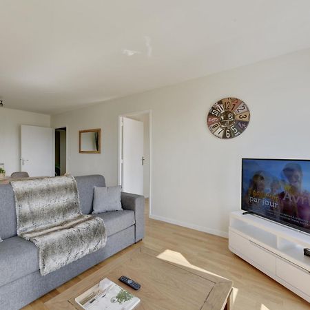 Chic Apartment With Superb View Of The Eiffel Tower Saint-Denis (Seine-Saint-Denis) Exterior foto