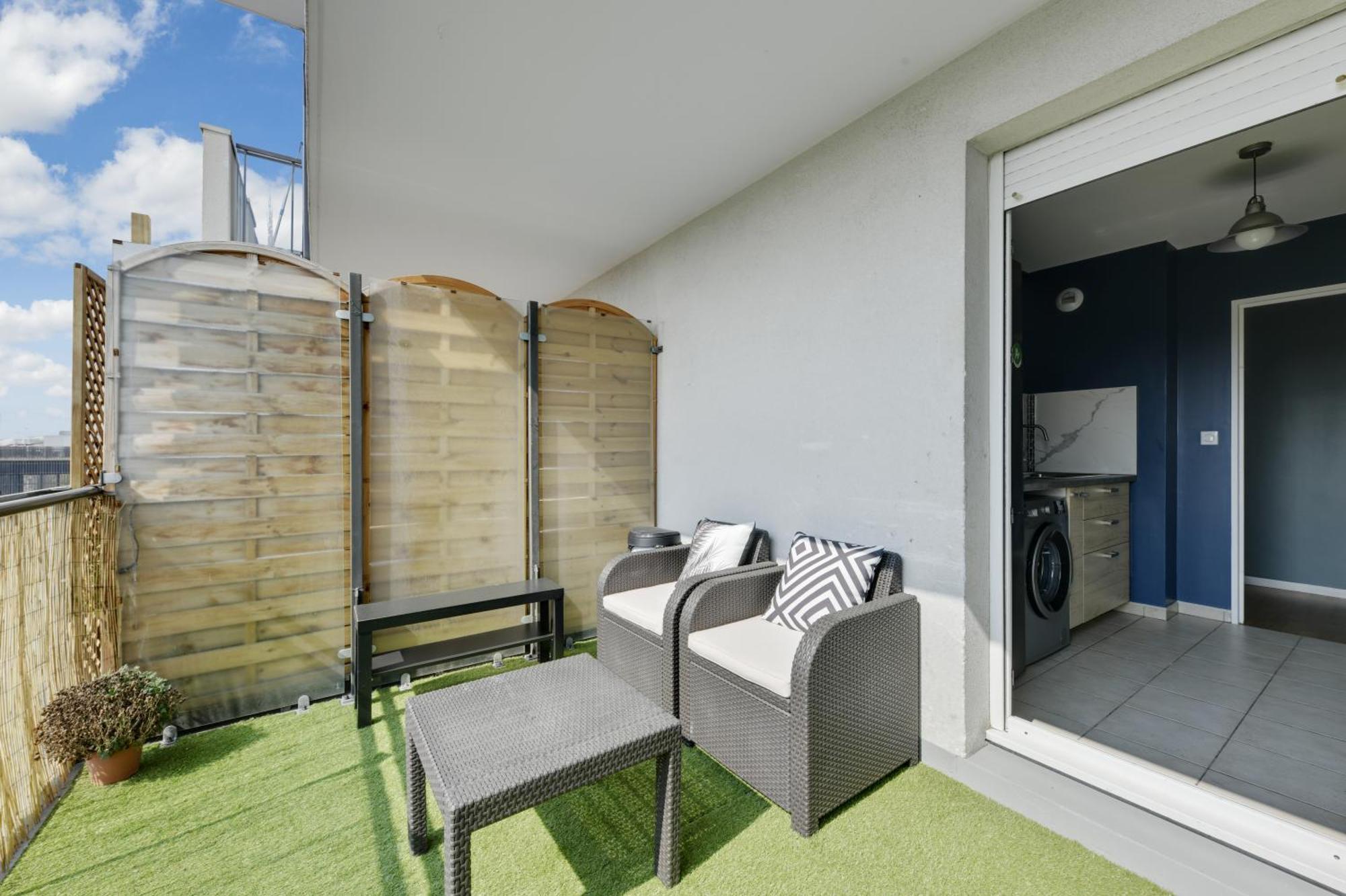 Chic Apartment With Superb View Of The Eiffel Tower Saint-Denis (Seine-Saint-Denis) Exterior foto