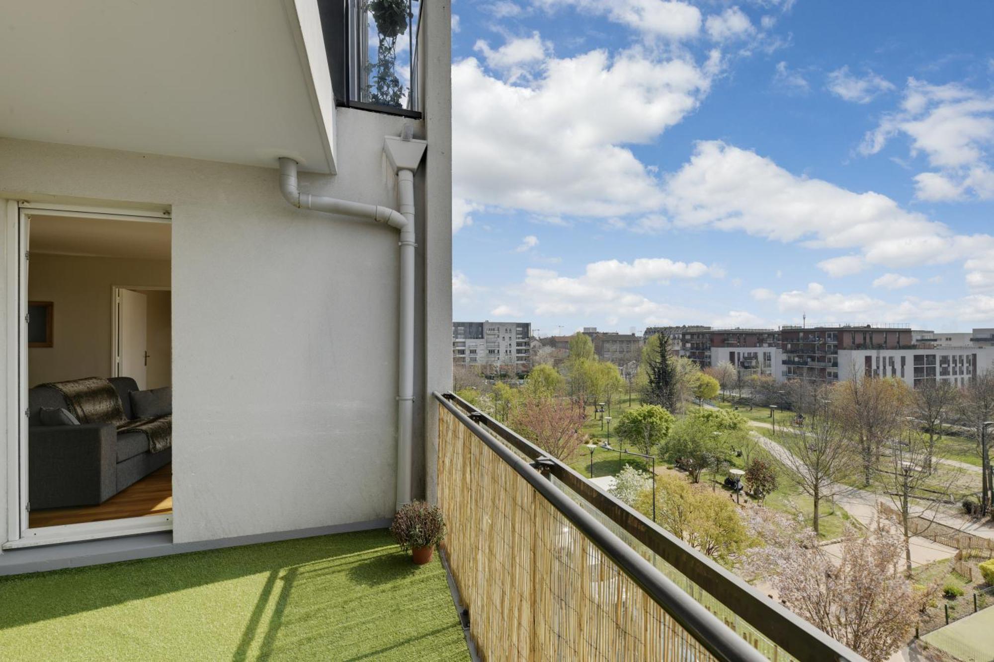 Chic Apartment With Superb View Of The Eiffel Tower Saint-Denis (Seine-Saint-Denis) Exterior foto