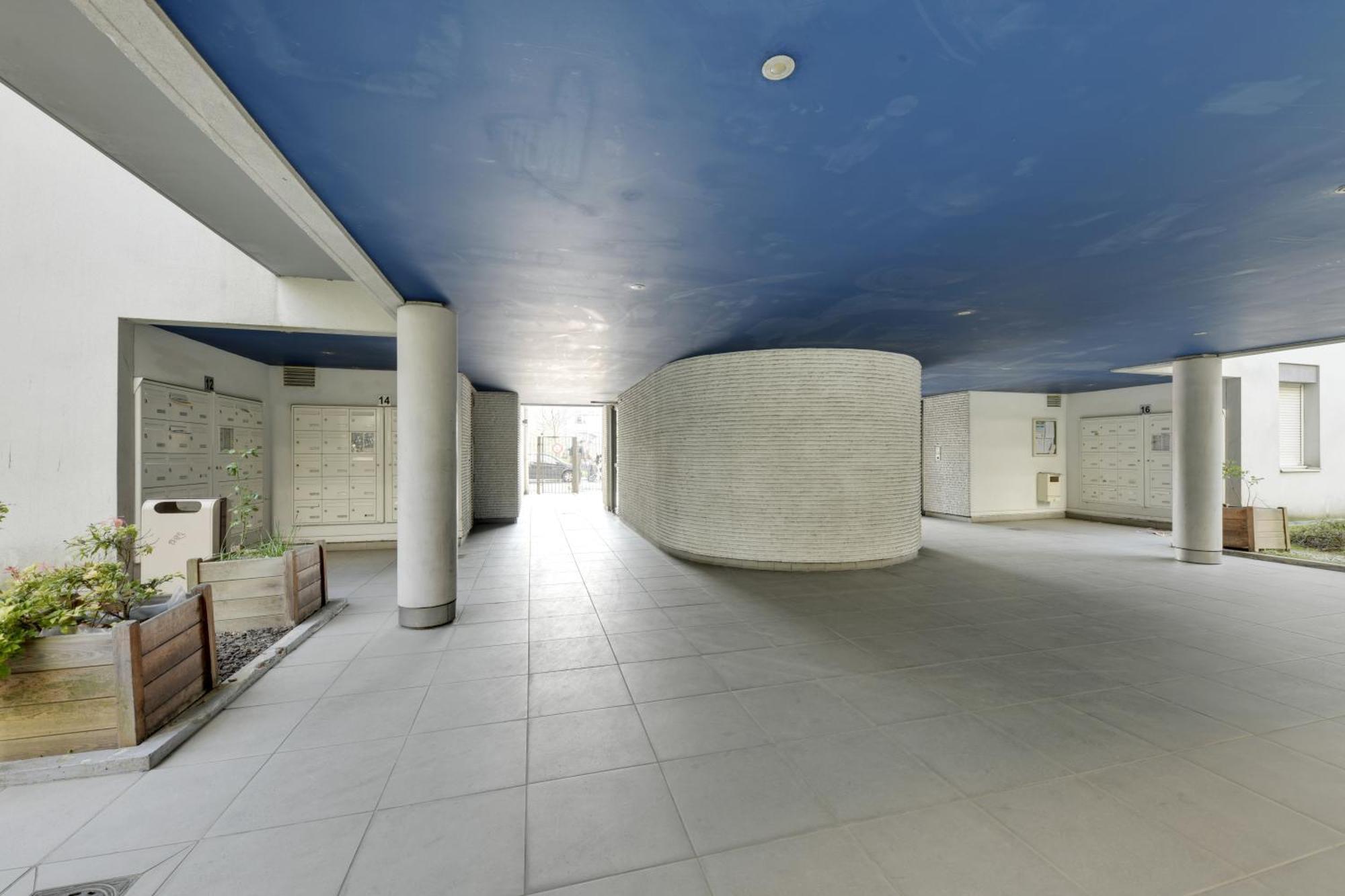 Chic Apartment With Superb View Of The Eiffel Tower Saint-Denis (Seine-Saint-Denis) Exterior foto