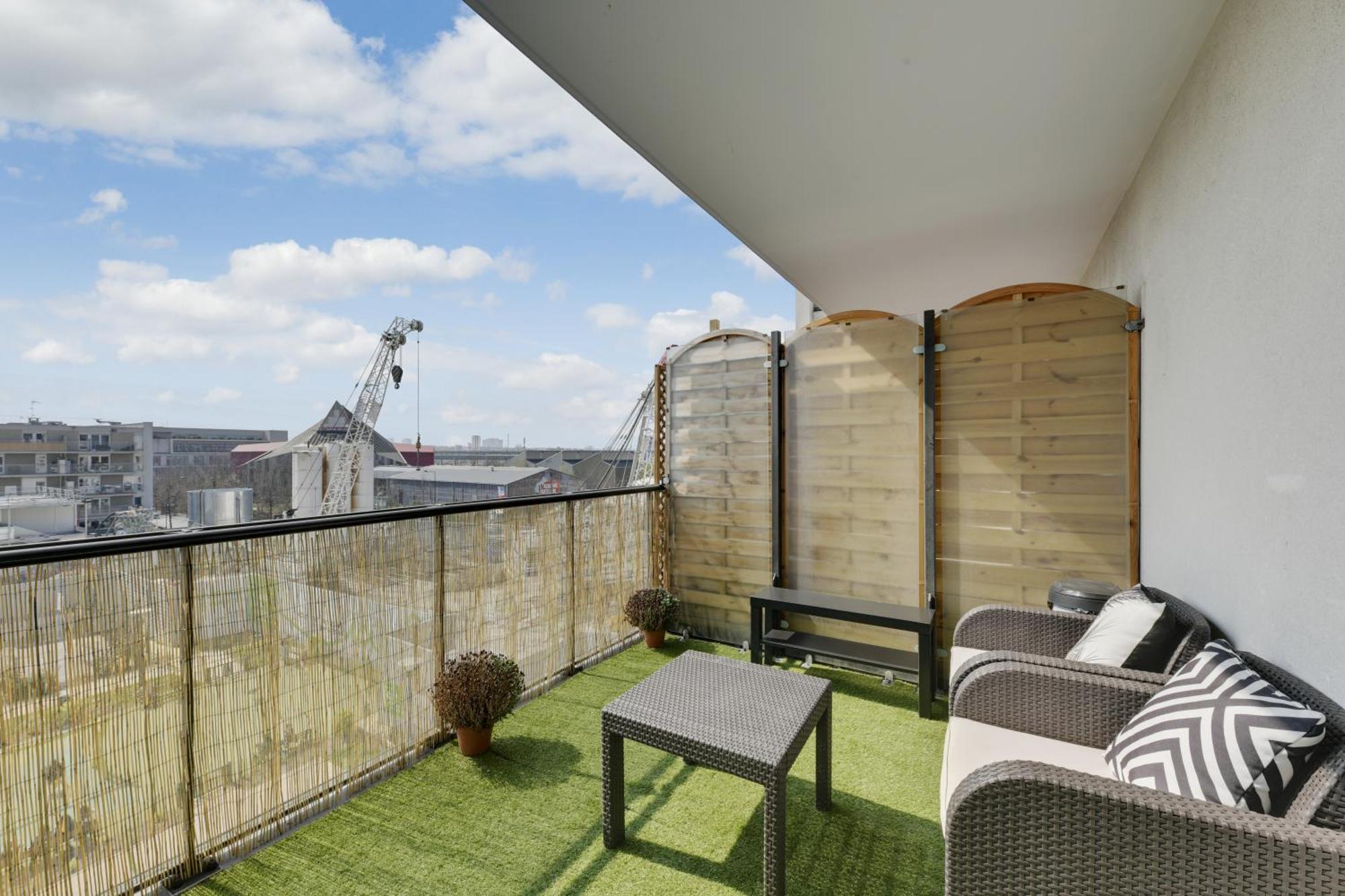 Chic Apartment With Superb View Of The Eiffel Tower Saint-Denis (Seine-Saint-Denis) Exterior foto